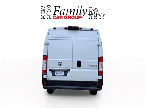 Used 2024 RAM ProMaster 2500 w/ Convenience Group FWD image 3