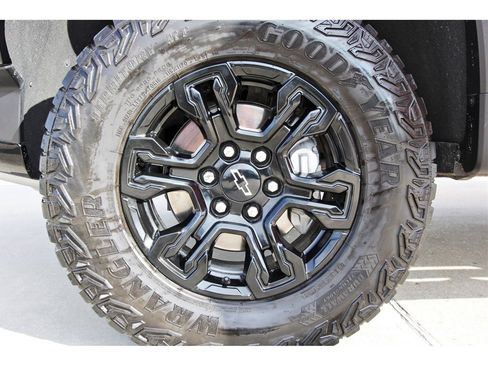 Used 2024 Chevrolet Silverado 1500 ZR2 w/ Technology Package image 28