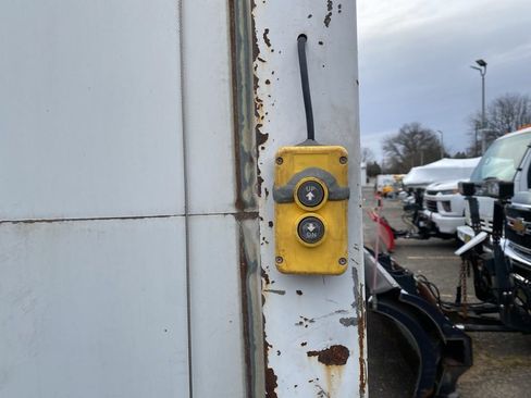 Used 2019 Isuzu NPR image 7