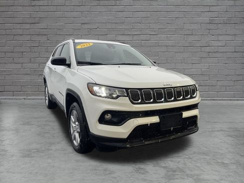 Used 2022 Jeep Compass Latitude w/ Convenience Group AWD/4WD image 28