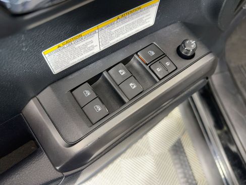 Used 2019 Toyota Tacoma TRD Off-Road image 11