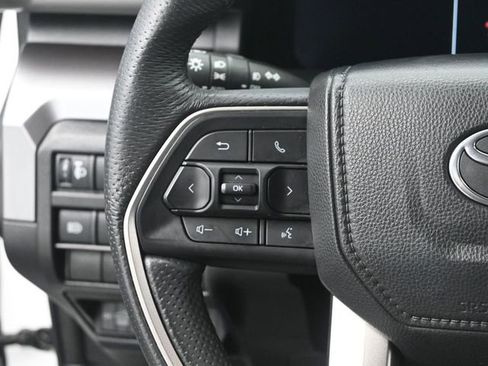 Used 2025 Toyota Tacoma TRD Off-Road image 30