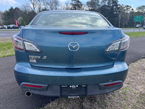 Used 2011 MAZDA MAZDA3 i Touring FWD image 4