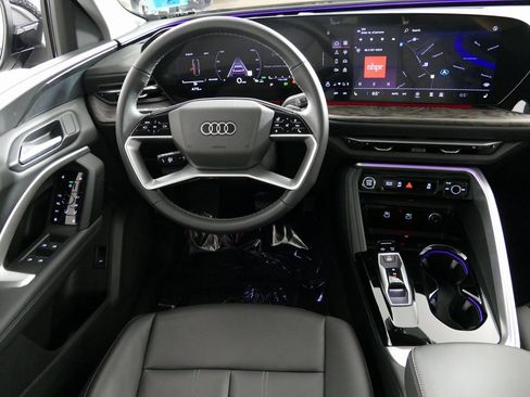 Certified 2025 Audi Q5 Premium w/ Convenience Package image 27