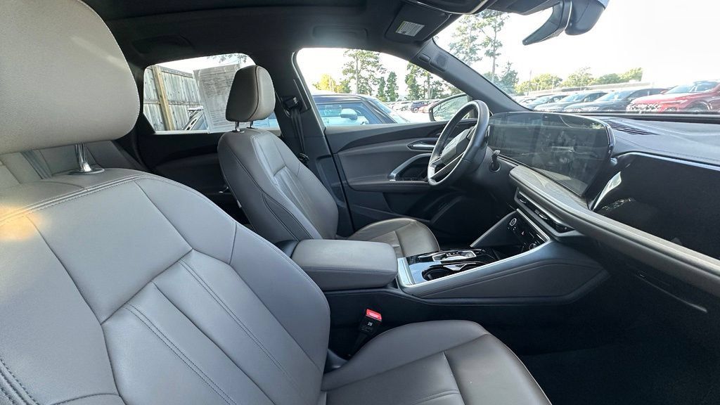 Used 2025 Audi Q5 Premium Plus w/ Premium Plus AWD/4WD image 6