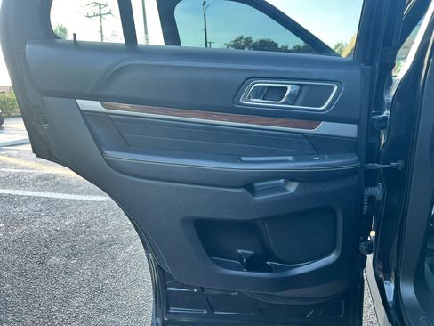 Used 2017 Ford Explorer Platinum AWD/4WD image 17