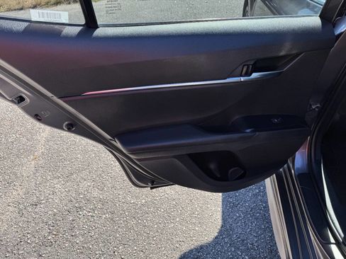 Used 2020 Toyota Camry SE image 35