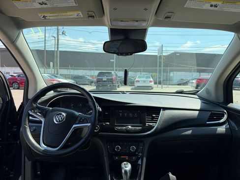 Used 2021 Buick Encore Preferred AWD/4WD image 16
