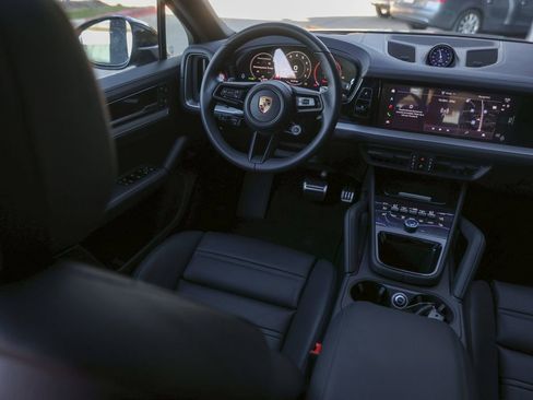 New 2026 Porsche Cayenne S AWD/4WD image 34