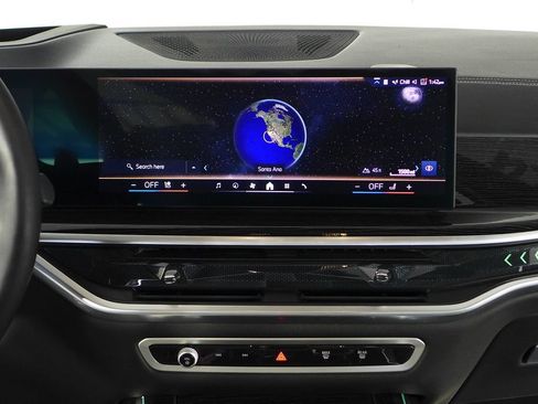 Used 2024 BMW X7 xDrive40i w/ M Sport Package AWD/4WD image 28