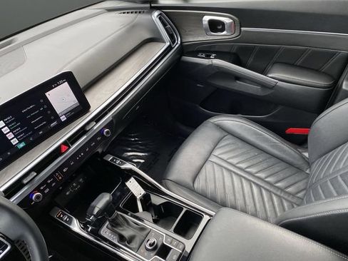 Certified 2024 Kia Sorento SX Prestige image 24