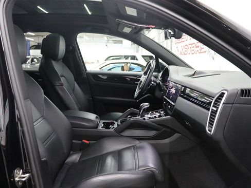 Used 2021 Porsche Cayenne AWD/4WD image 29