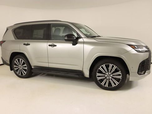 New 2026 Lexus LX 700h Luxury image 5