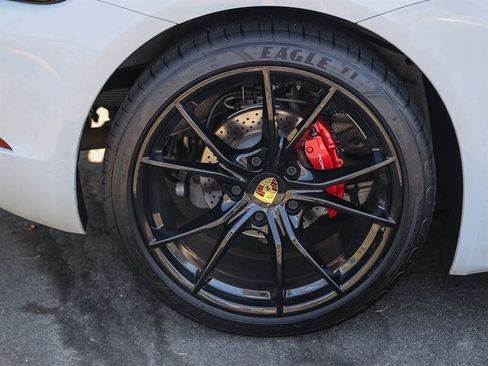 Used 2018 Porsche 718 Cayman S RWD image 12