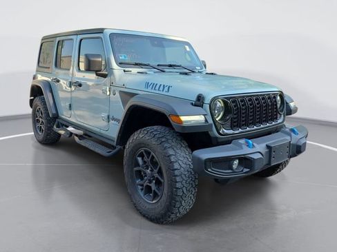 Used 2024 Jeep Wrangler Unlimited AWD/4WD image 2