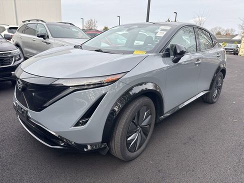 Used 2024 Nissan Ariya AWD image 7