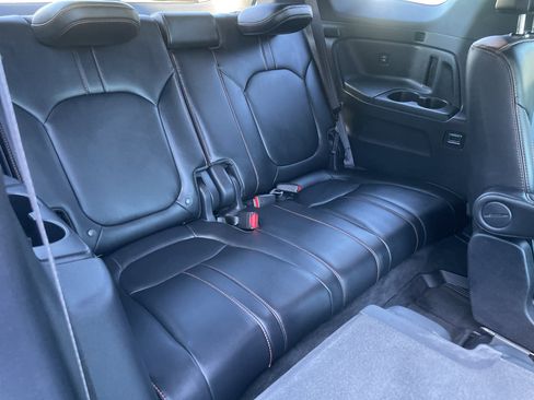 Used 2025 Honda Pilot TrailSport image 18