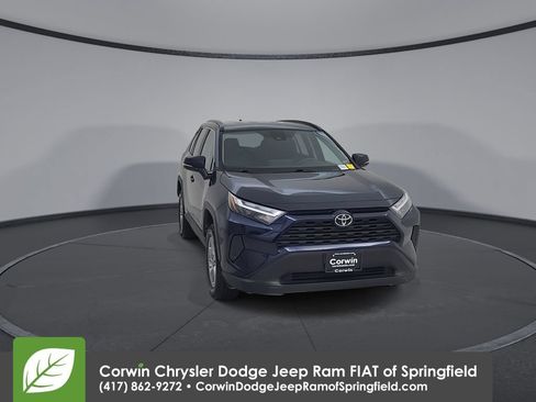 Used 2025 Toyota RAV4 XLE AWD/4WD image 4