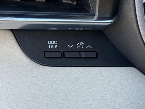 Used 2022 Toyota Highlander Limited image 48