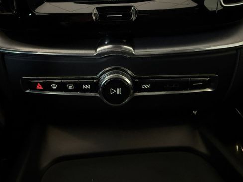Used 2020 Volvo XC60 T5 Momentum AWD/4WD image 39