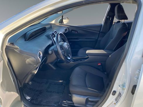 Certified 2021 Toyota Prius Prime LE w/ Carpet Mat Package (TMS) image 9