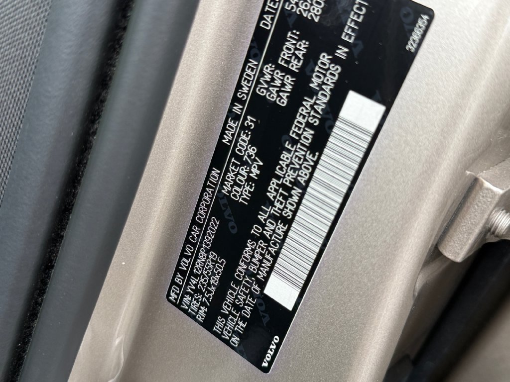 Certified 2023 Volvo XC60 B5 Plus w/ Climate Package AWD/4WD image 32