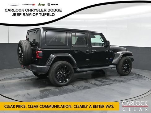 Used 2025 Jeep Wrangler Unlimited Sahara AWD/4WD image 3