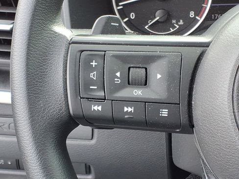 Used 2023 Nissan Rogue S image 19