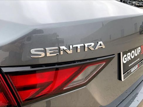 Used 2025 Nissan Sentra SV FWD image 31