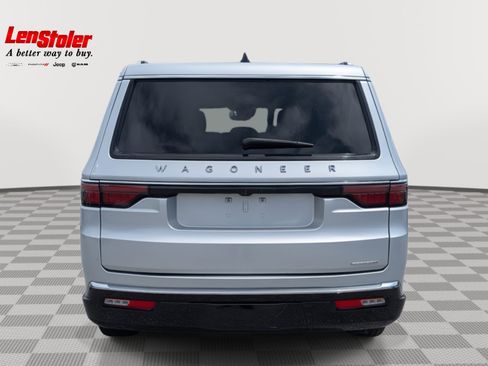 Used 2024 Jeep Wagoneer L Series II w/ Flexible Seating Group image 4