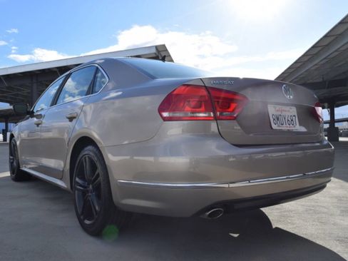 Used 2015 Volkswagen Passat TDI SE image 18
