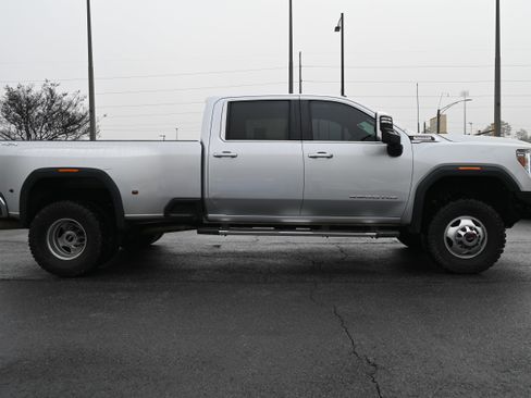 Used 2021 GMC Sierra 3500 SLT w/ SLT Convenience Package image 11