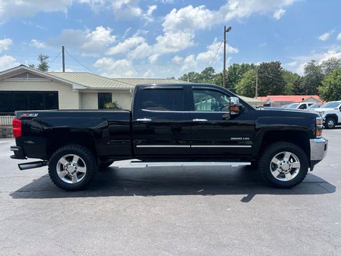Used 2016 Chevrolet Silverado 2500 LTZ w/ Duramax Plus Package AWD/4WD image 4