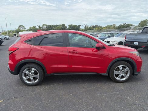 Used 2017 Honda HR-V EX image 8