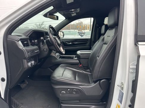 Used 2022 GMC Yukon XL Denali image 14