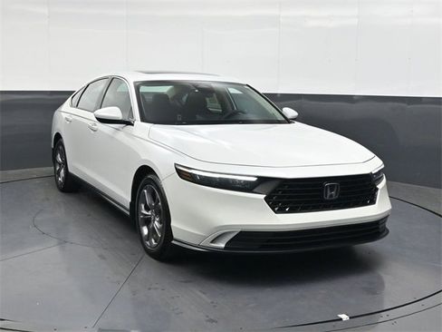 Used 2024 Honda Accord EX image 2