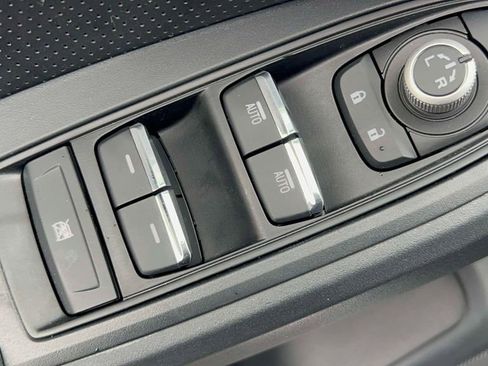 Used 2025 Subaru Forester Premium image 24