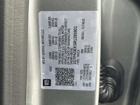 Used 2024 GMC Canyon AT4 w/ AT4 Premium Package image 30