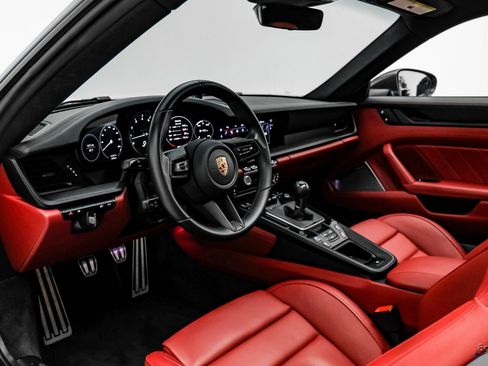 Used 2024 Porsche 911 Carrera GTS image 33