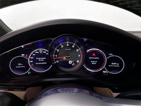 Certified 2022 Porsche Cayenne Platinum Edition w/ Premium Package Plus AWD/4WD image 19