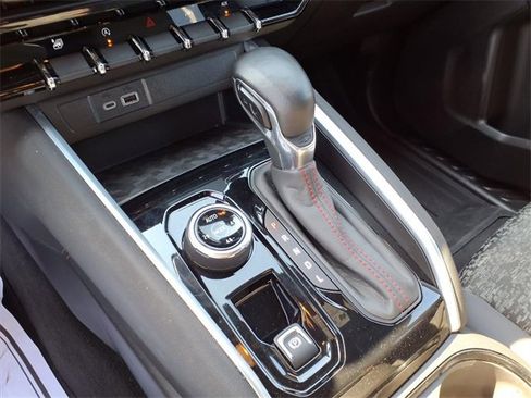 Used 2023 Chevrolet Colorado Z71 image 10