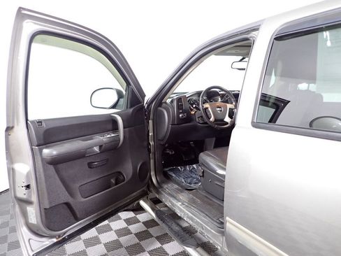 Used 2009 GMC Sierra 1500 SLE w/ Power Pack Plus AWD/4WD image 14