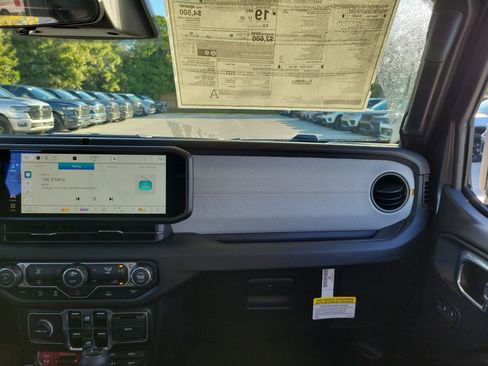 New 2026 Jeep Gladiator Mojave AWD/4WD image 9