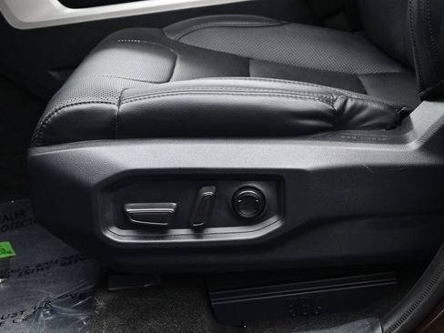 Used 2023 Toyota Tundra Limited AWD/4WD image 11