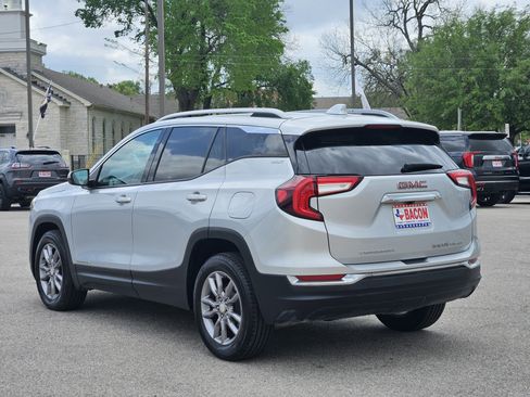 Used 2022 GMC Terrain SLT image 6