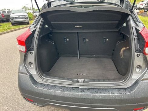 Used 2019 Nissan Kicks SV FWD image 11