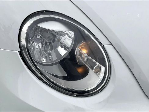 Used 2018 Volkswagen Beetle S image 24