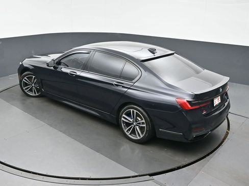 Used 2022 BMW 750i xDrive w/ Luxury Rear Seating Package image 35