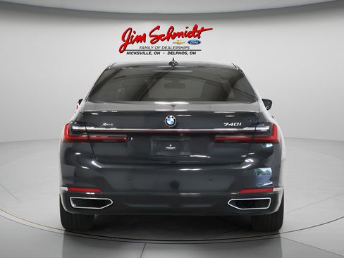 Used 2020 BMW 740i xDrive w/ Premium Package AWD/4WD image 5