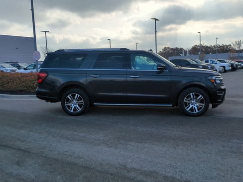 Used 2023 Ford Expedition Max Limited image 9